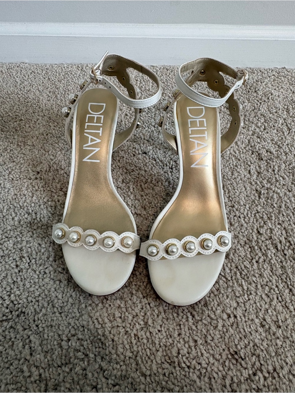 Deltan Pearl Embellished White Heel Sandals Women’s Size 8.5 Formal Summer Heels